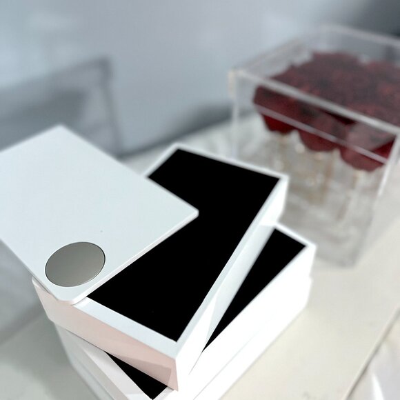 Umbra Jewelry Box - Picture 3 of 12